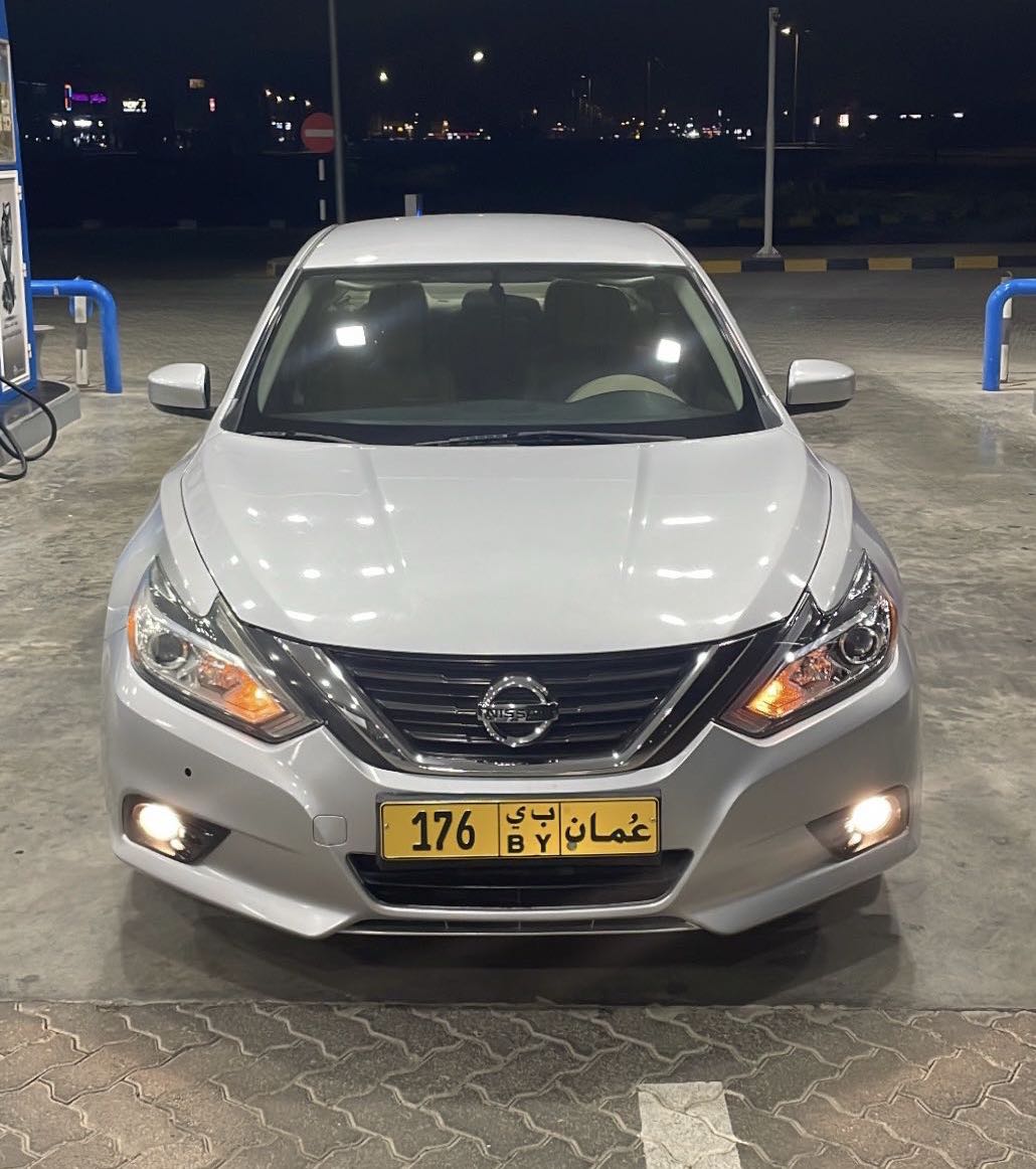 Car Image 2017 NISSAN ALTIMA SV