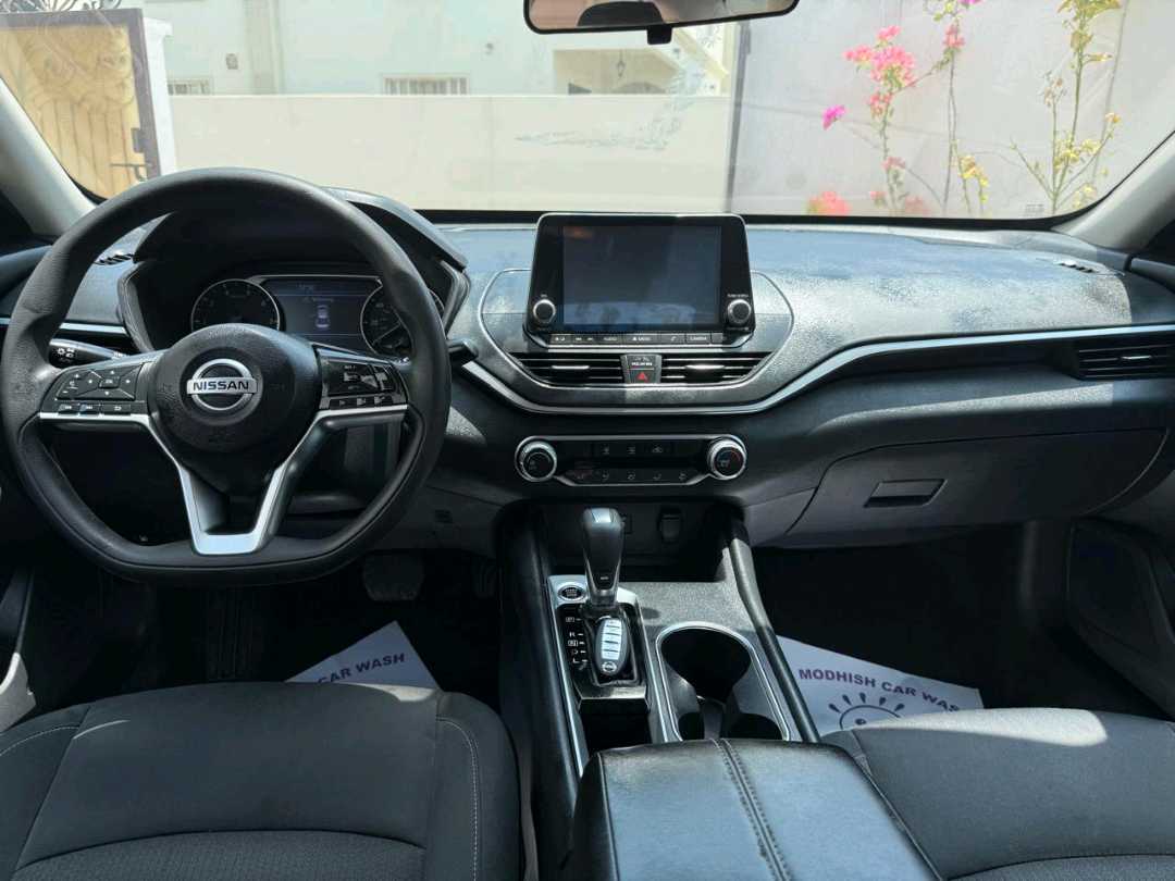 Car Image 2022 NISSAN ALTIMA SV