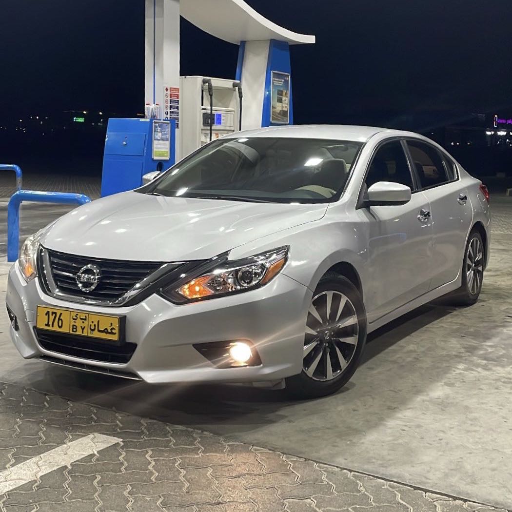 Car Image 2017 NISSAN ALTIMA SV