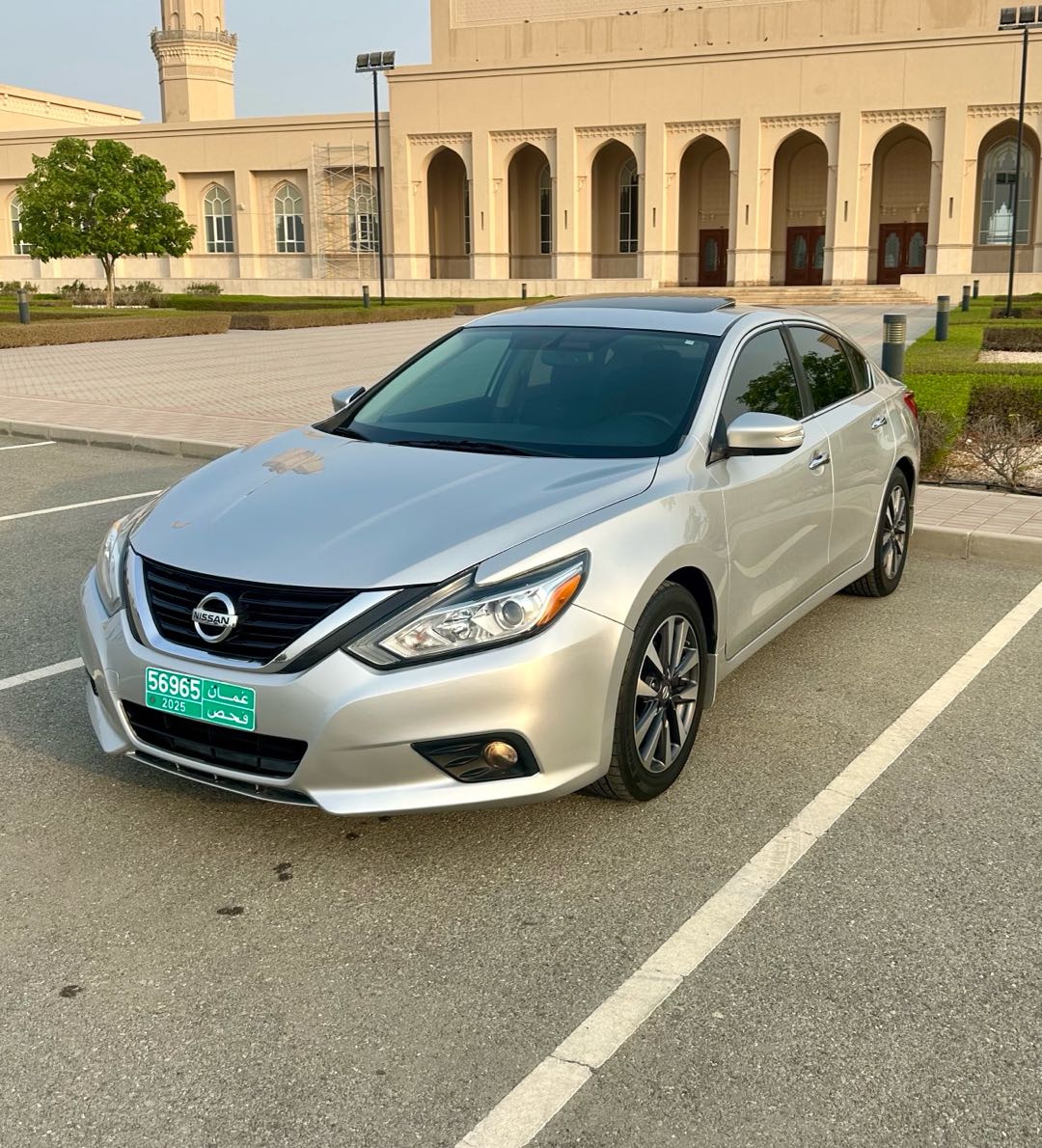 Car Image 2017 NISSAN ALTIMA SV