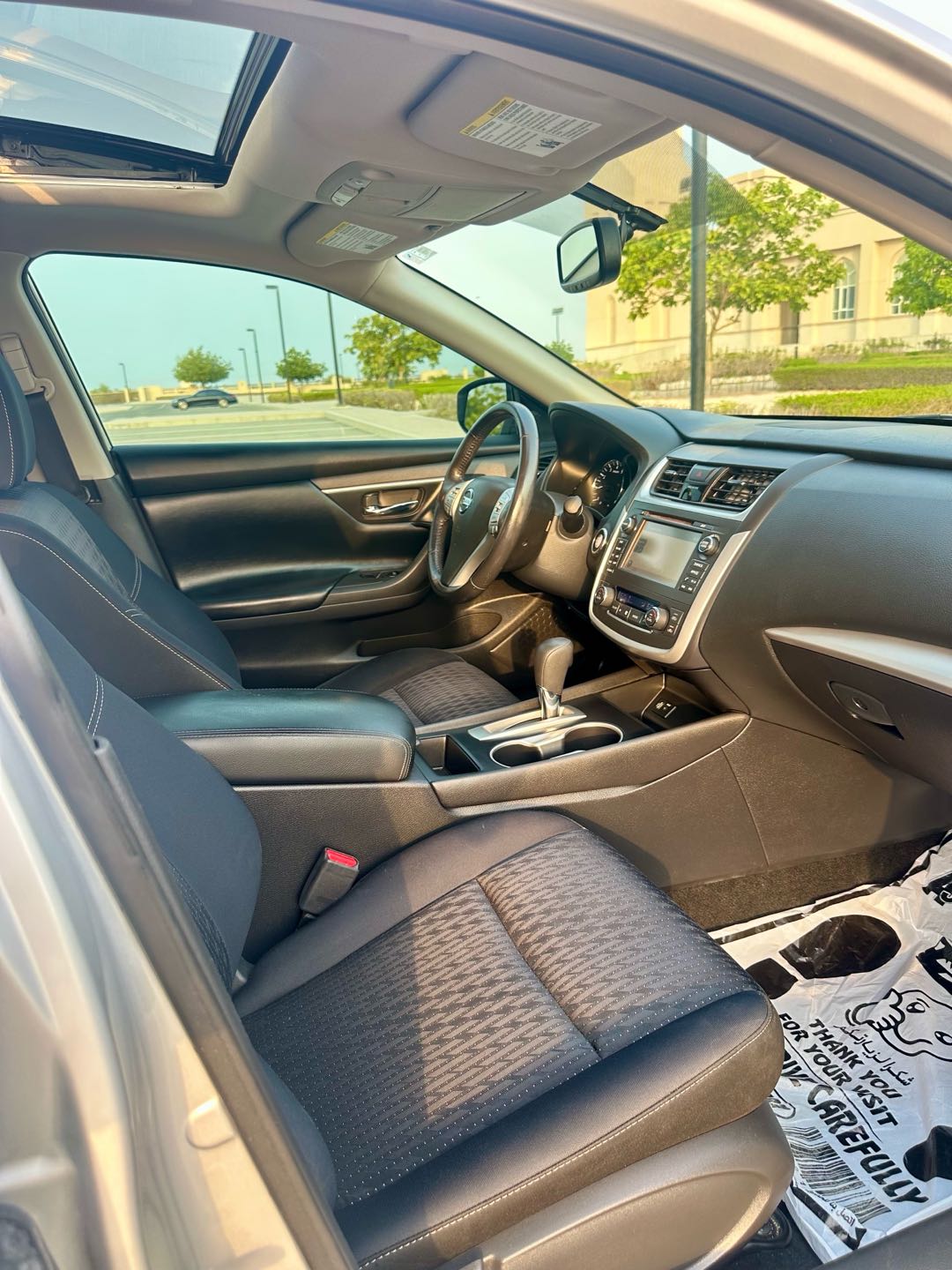 Car Image 2017 NISSAN ALTIMA SV