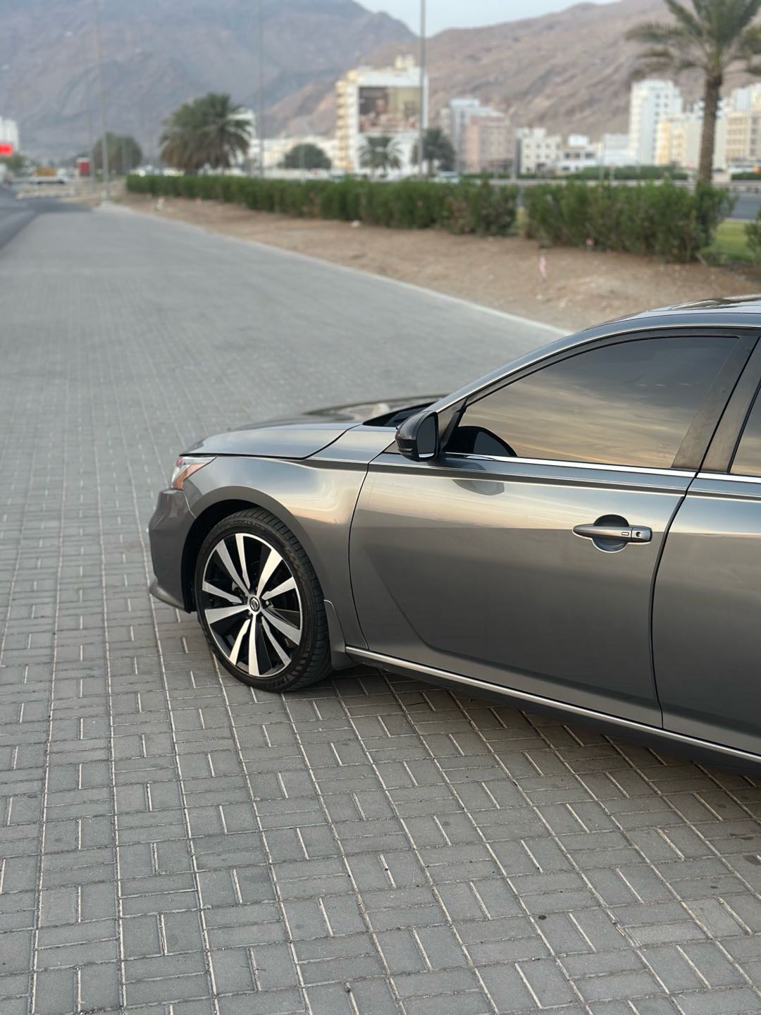 Car Image 2020 NISSAN ALTIMA SR