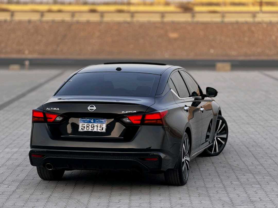 Car Image 2019 NISSAN ALTIMA Platinum 