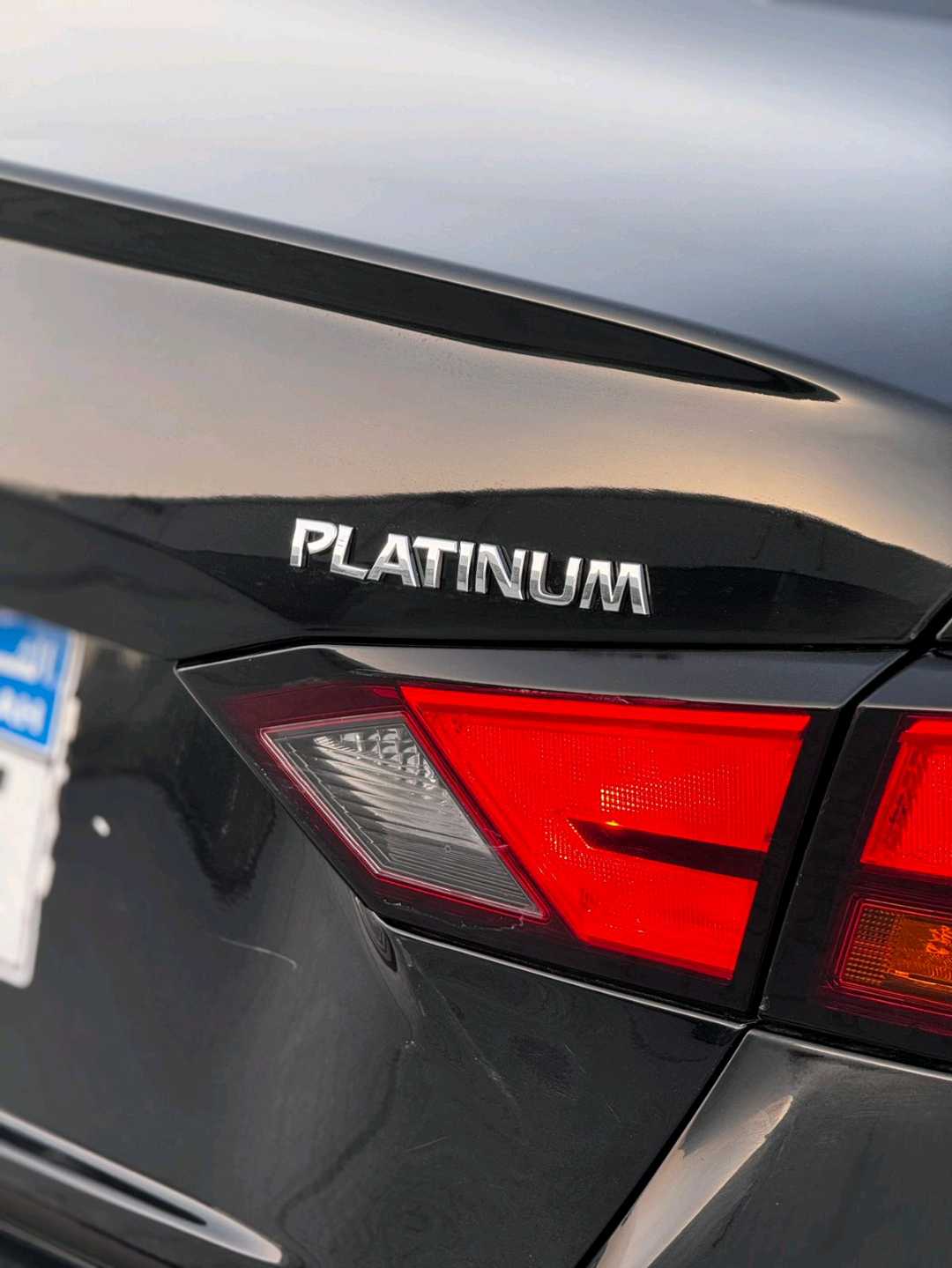 Car Image 2019 NISSAN ALTIMA Platinum 