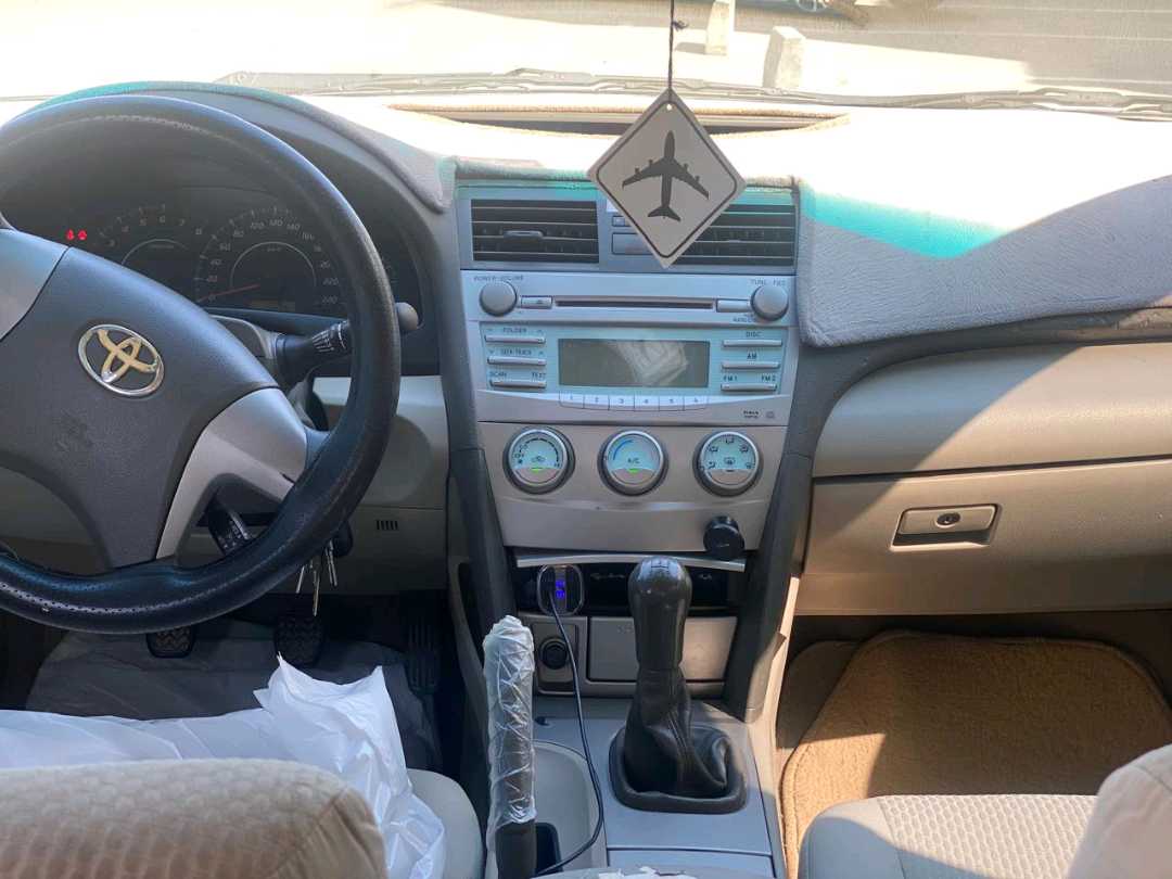 Car Image 2009 TOYOTA CAMRY GL