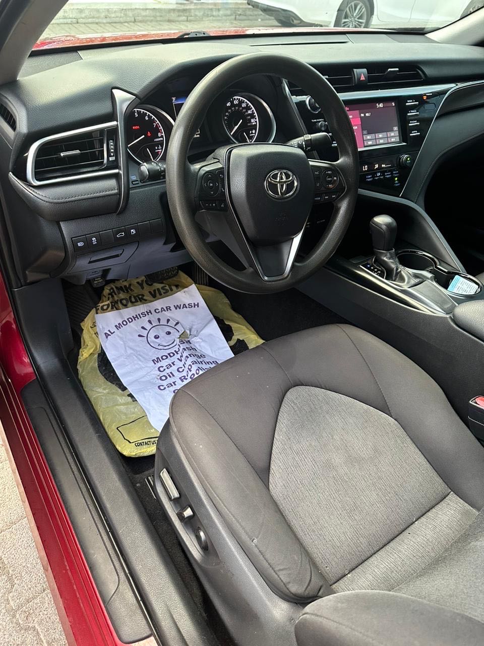 Car Image 2018 TOYOTA CAMRY LE