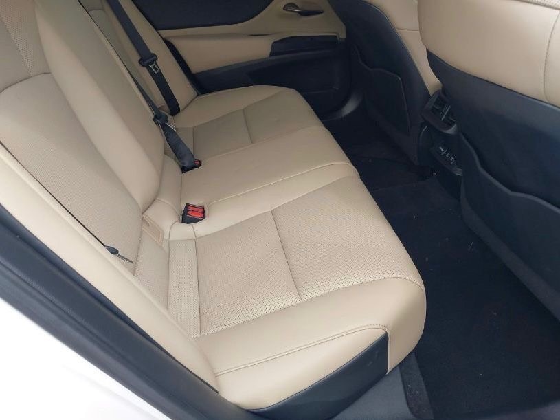 Car Image 2021 LEXUS ES