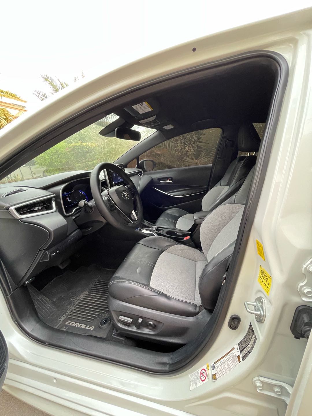 Car Image 2019 TOYOTA COROLLA XSE