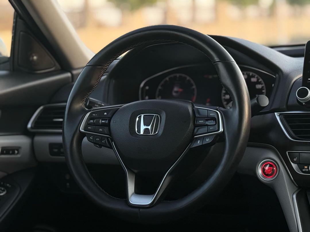 Car Image 2018 HONDA ACCORD EXL