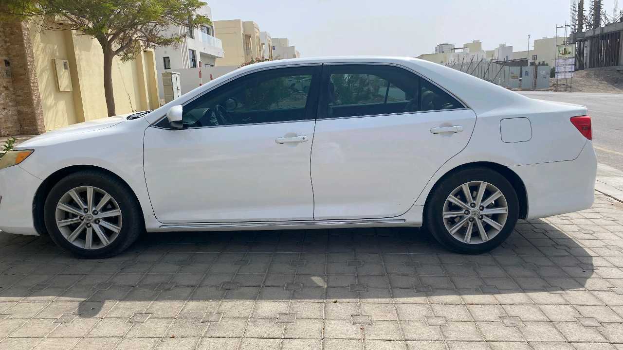 Car Image 2013 TOYOTA CAMRY XLE