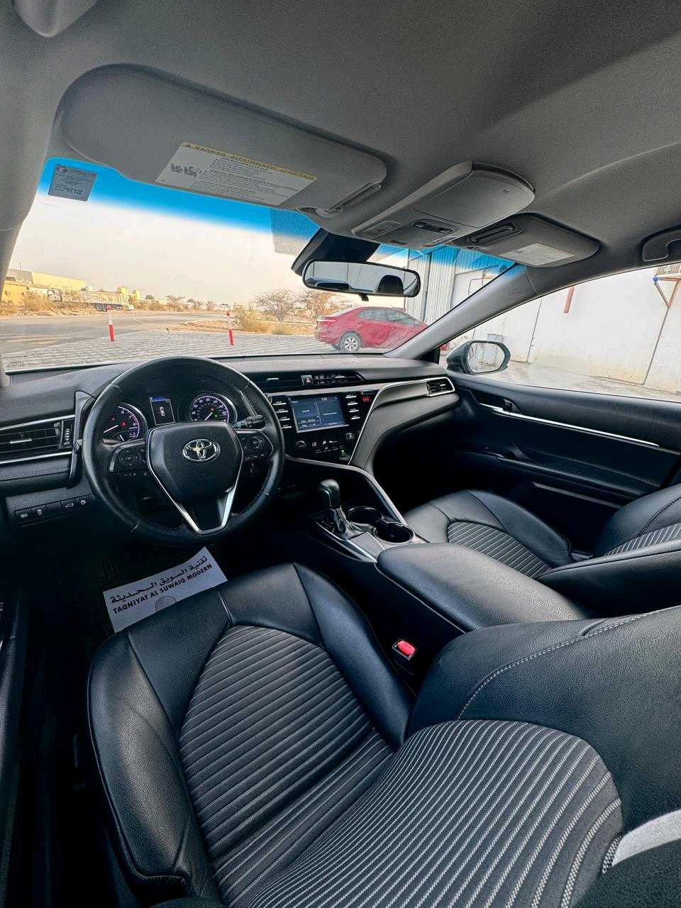 Car Image 2019 TOYOTA CAMRY SE