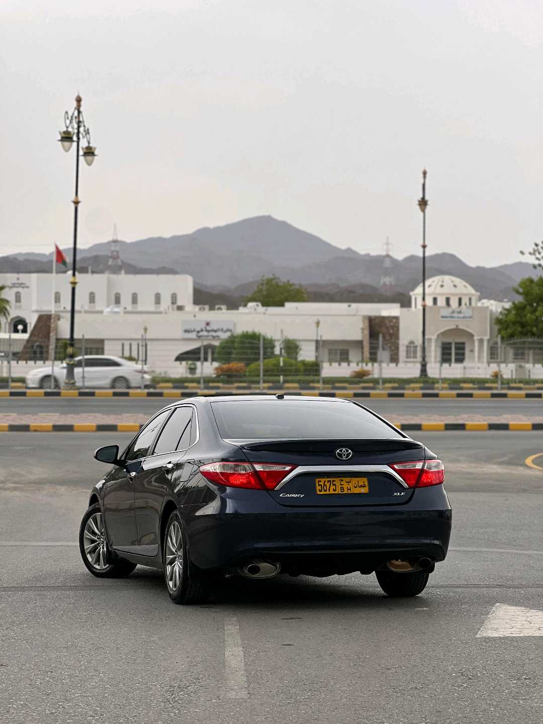 Car Image 2017 TOYOTA CAMRY XLE
