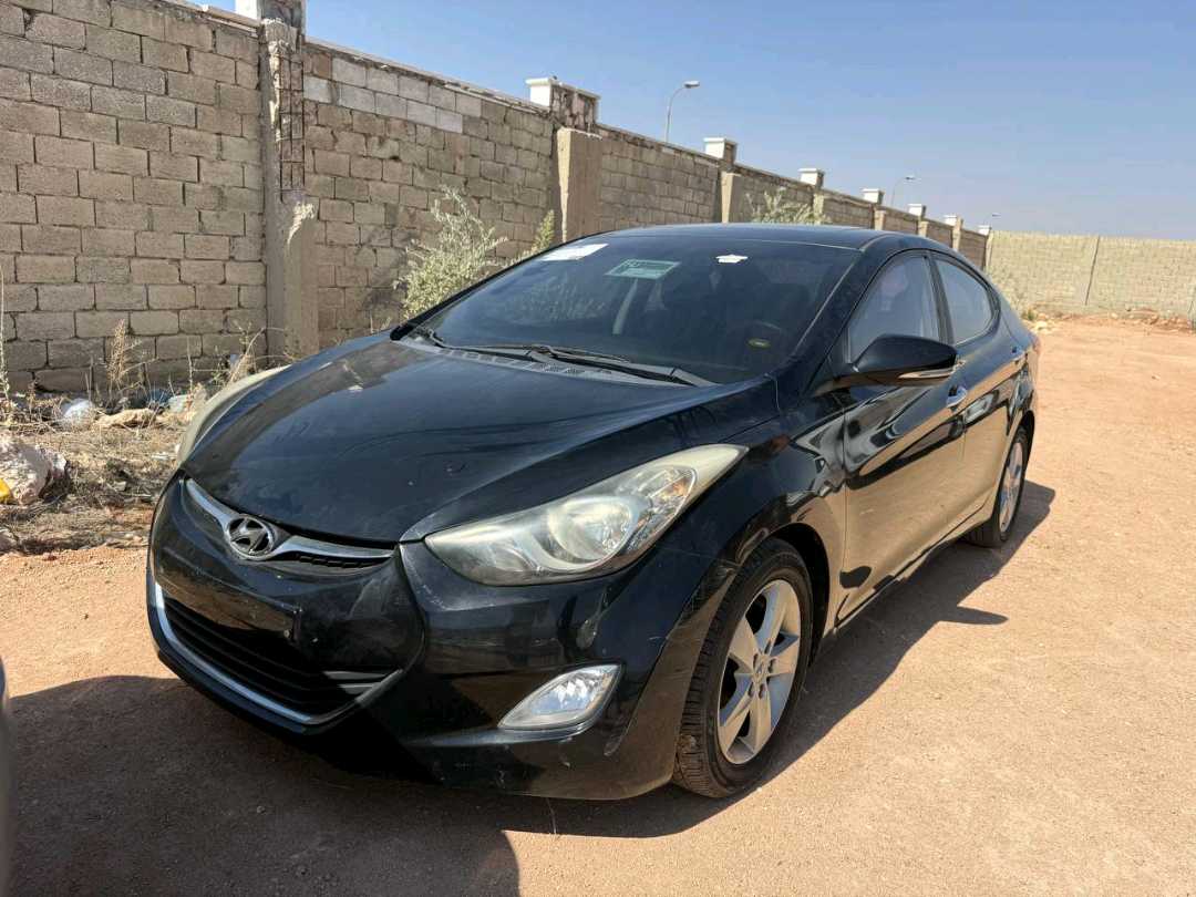 Car Image 2011 HYUNDAI AVANTE 