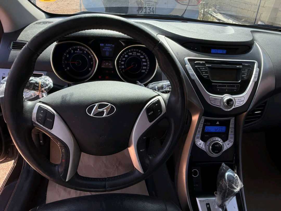 Car Image 2011 HYUNDAI AVANTE 