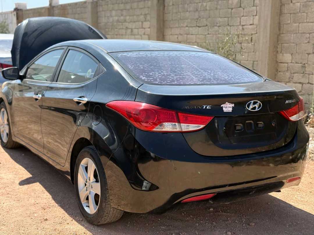 Car Image 2011 HYUNDAI AVANTE 