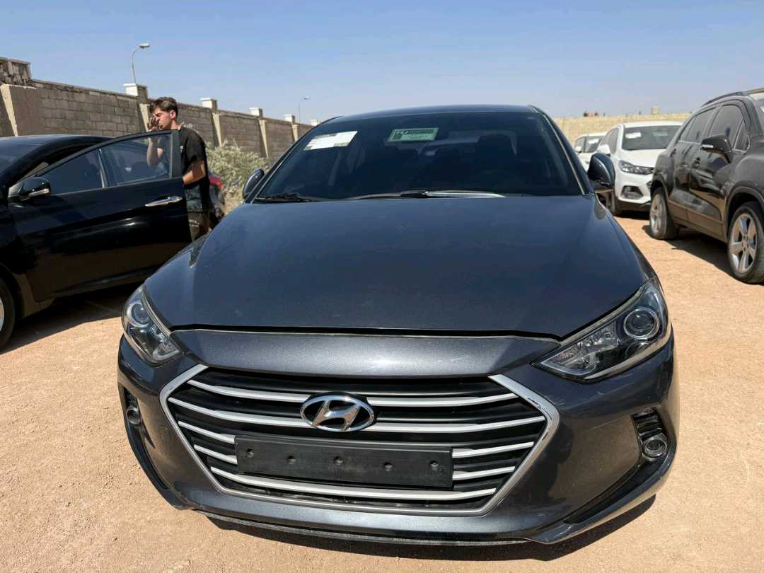 Car Image 2017 HYUNDAI AVANTE 