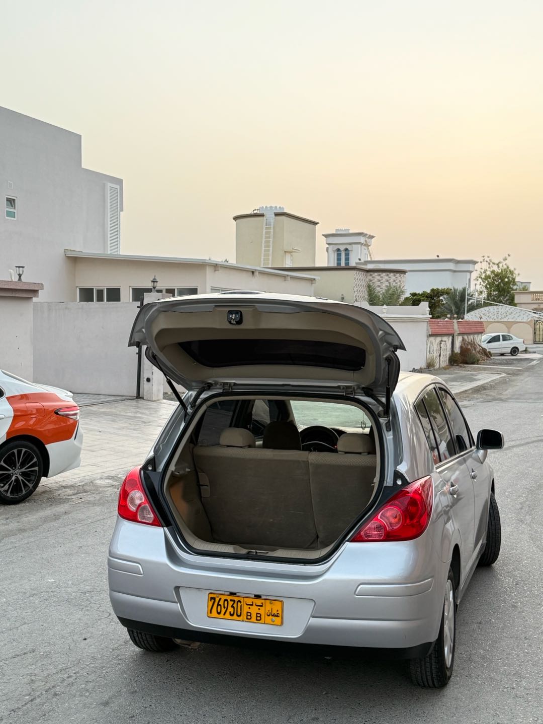 Car Image 2013 NISSAN TIIDA 