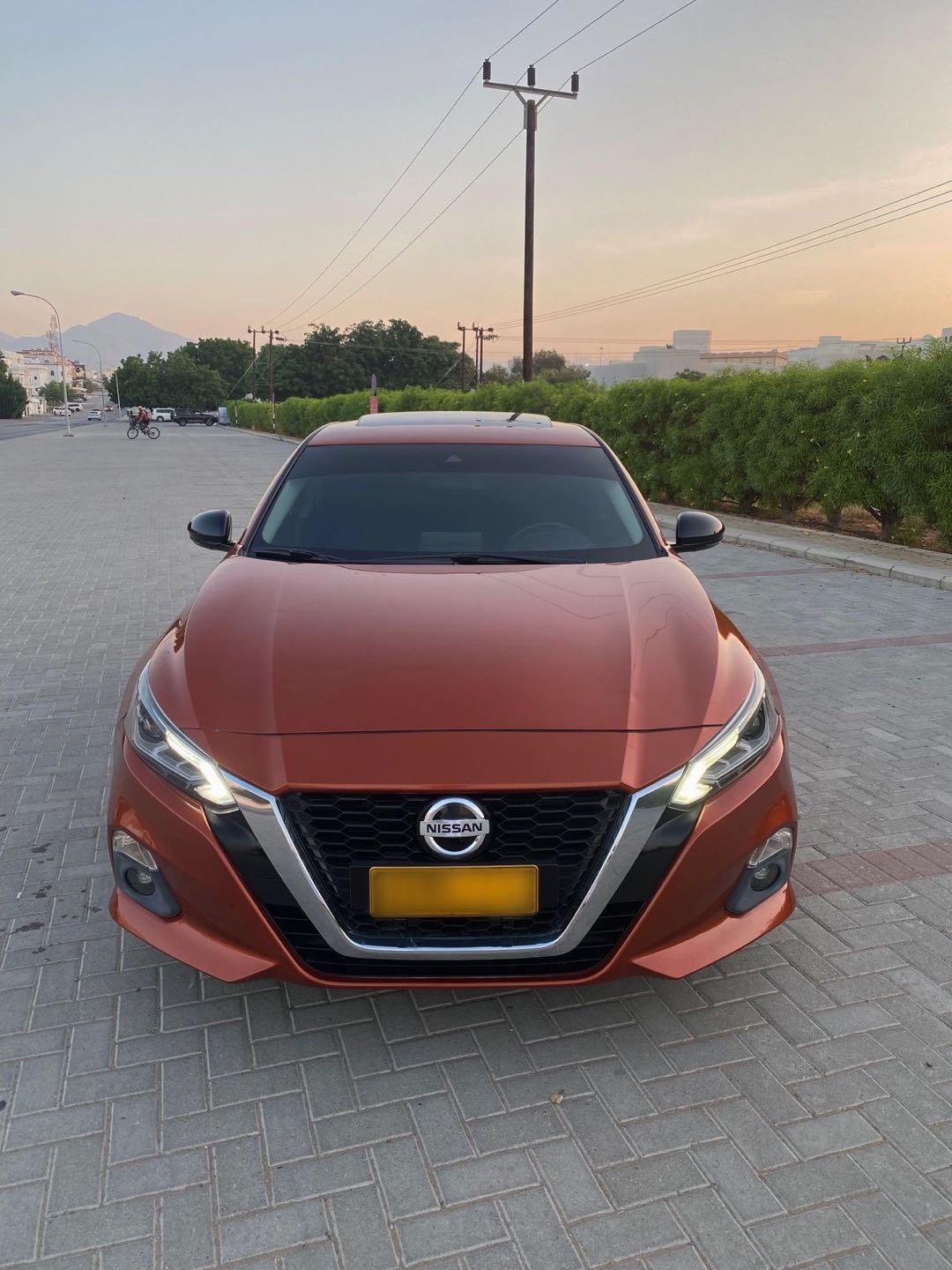 Car Image 2020 NISSAN ALTIMA SR