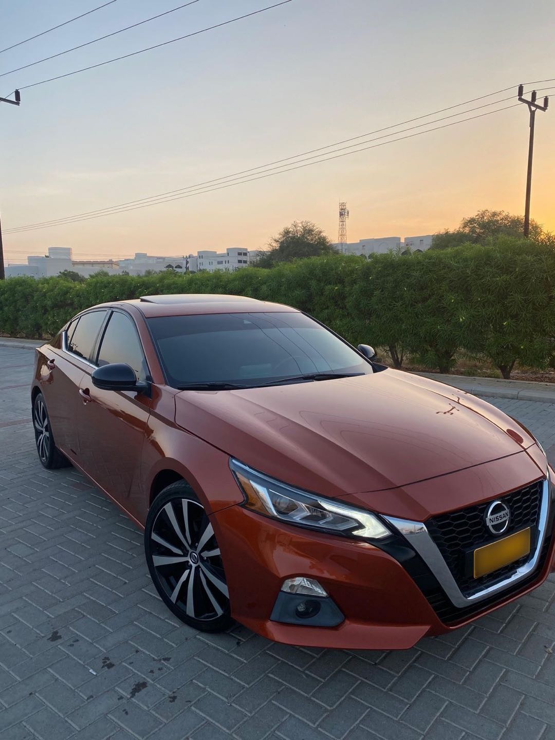Car Image 2020 NISSAN ALTIMA SR