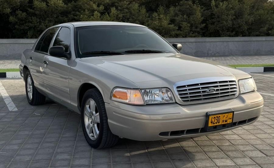 Car Image 2011 FORD CROWN VICTORIA 