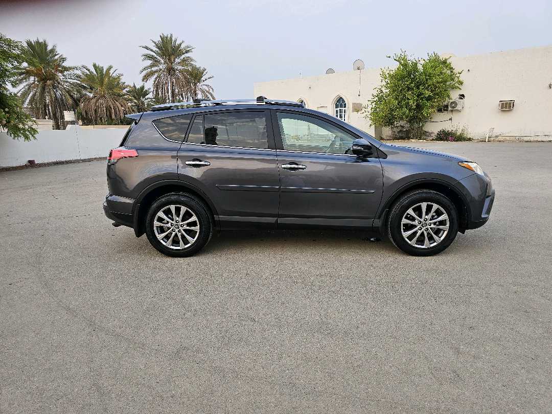 Car Image 2018 TOYOTA RAV4 LIMITED