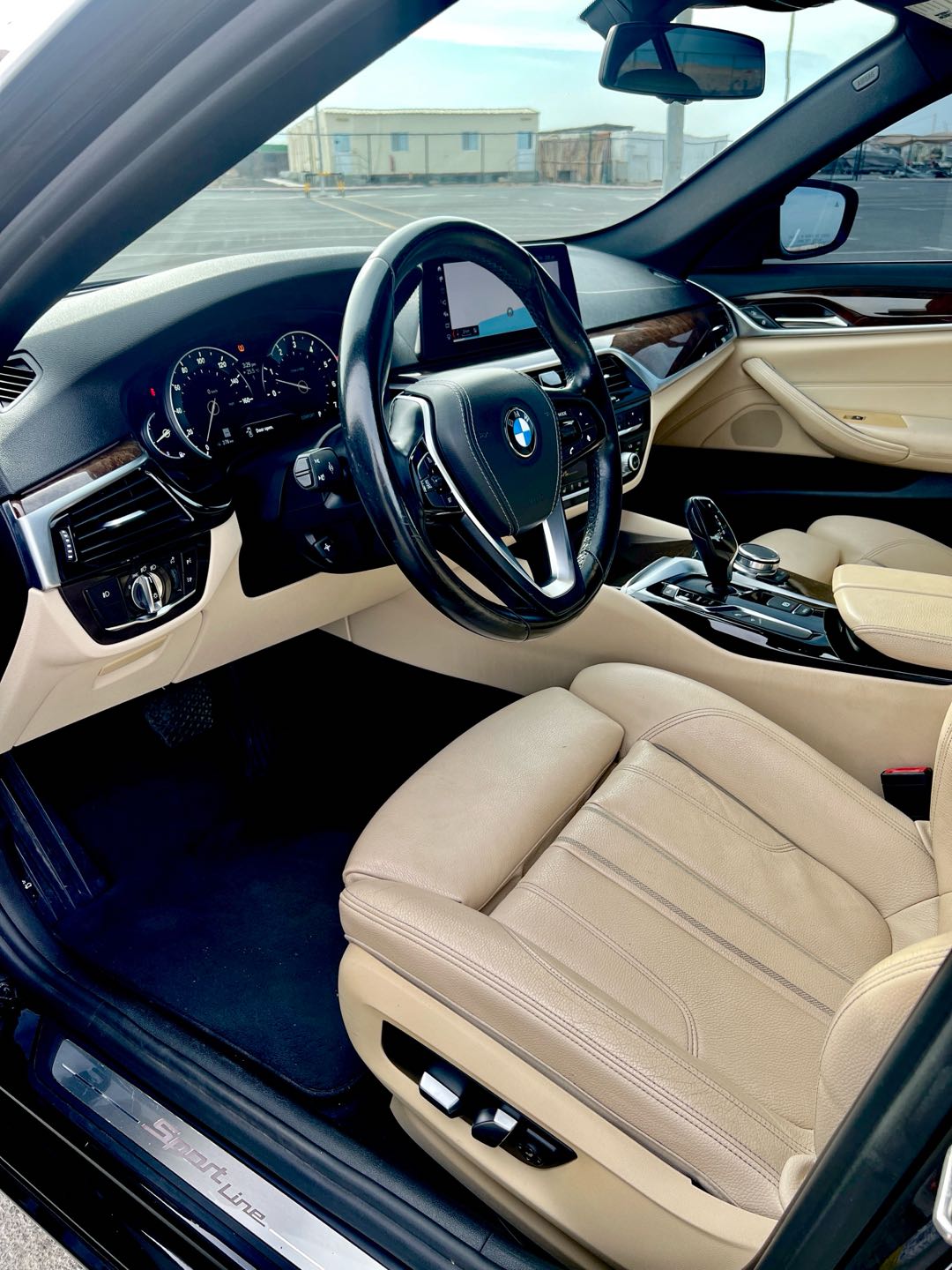 Car Image 2017 BMW 5 SERIES 540