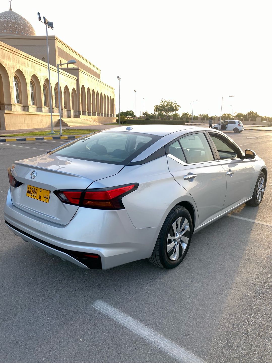 Car Image 2019 NISSAN ALTIMA S
