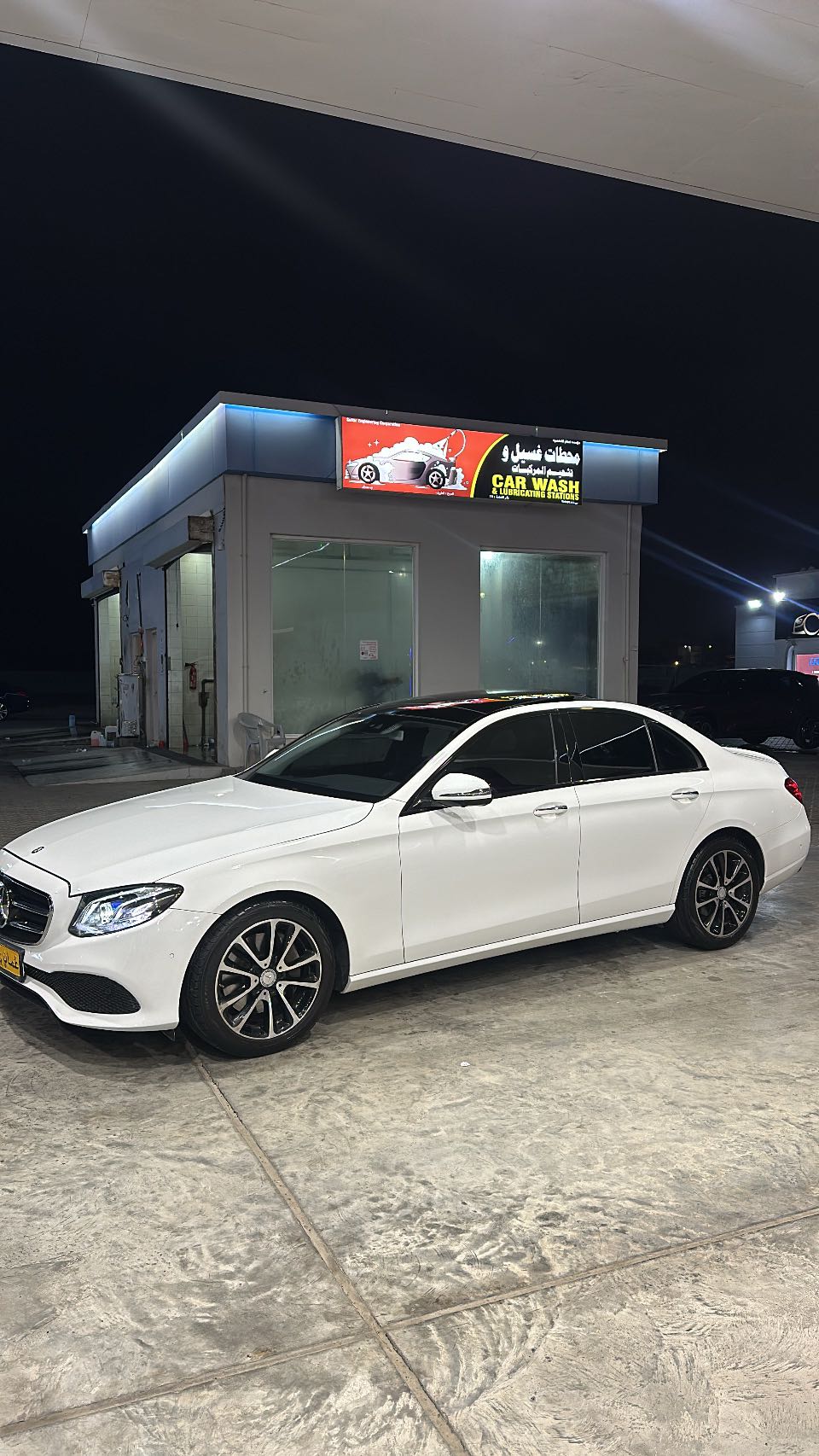 Car Image 2017 MERCEDES E Class 300