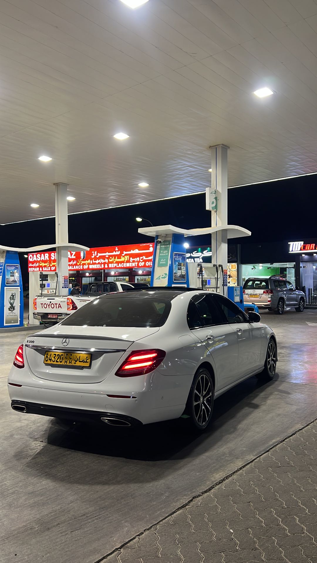 Car Image 2017 MERCEDES E Class 300