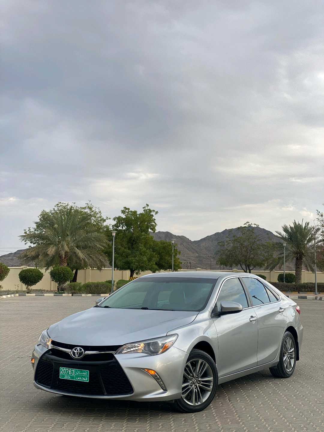 Car Image 2017 TOYOTA CAMRY SE