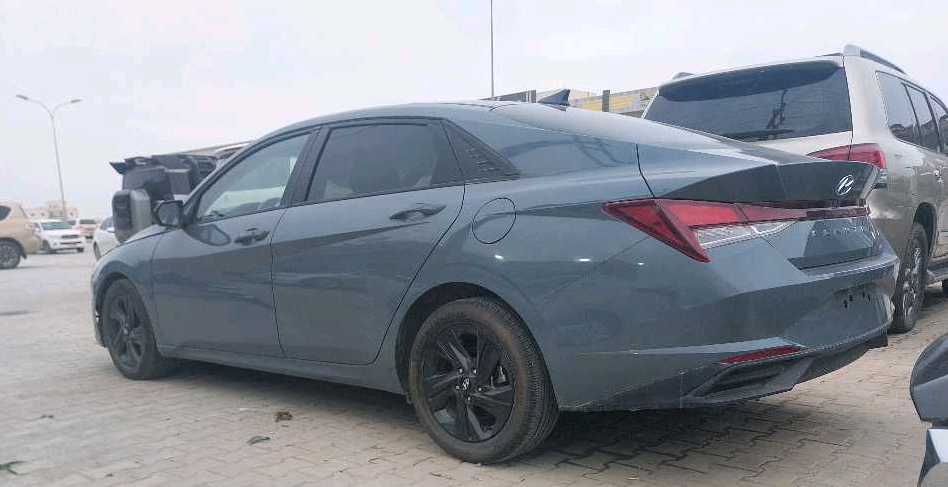 Car Image 2021 HYUNDAI ELANTRA SEL