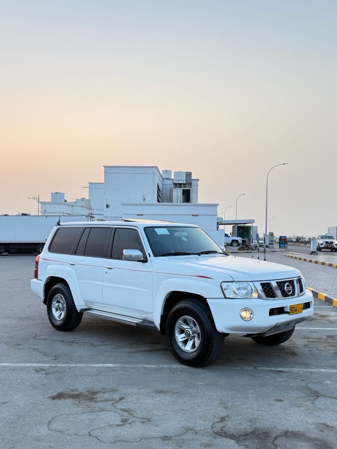 Car Image 2016 NISSAN SAFARI 