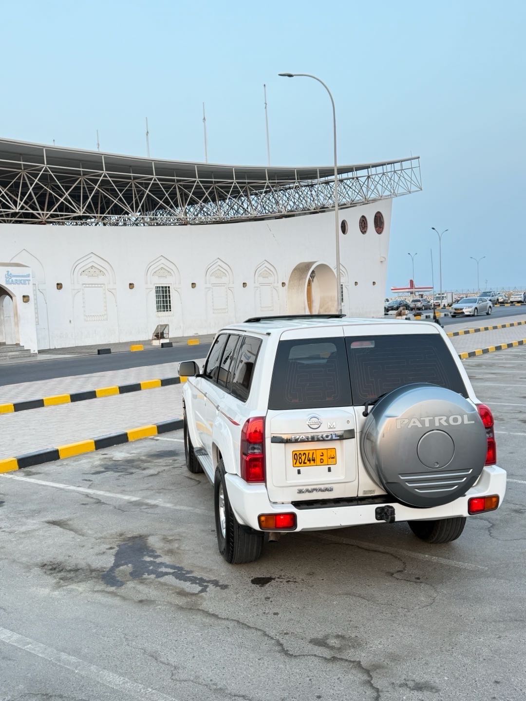 Car Image 2016 NISSAN SAFARI 