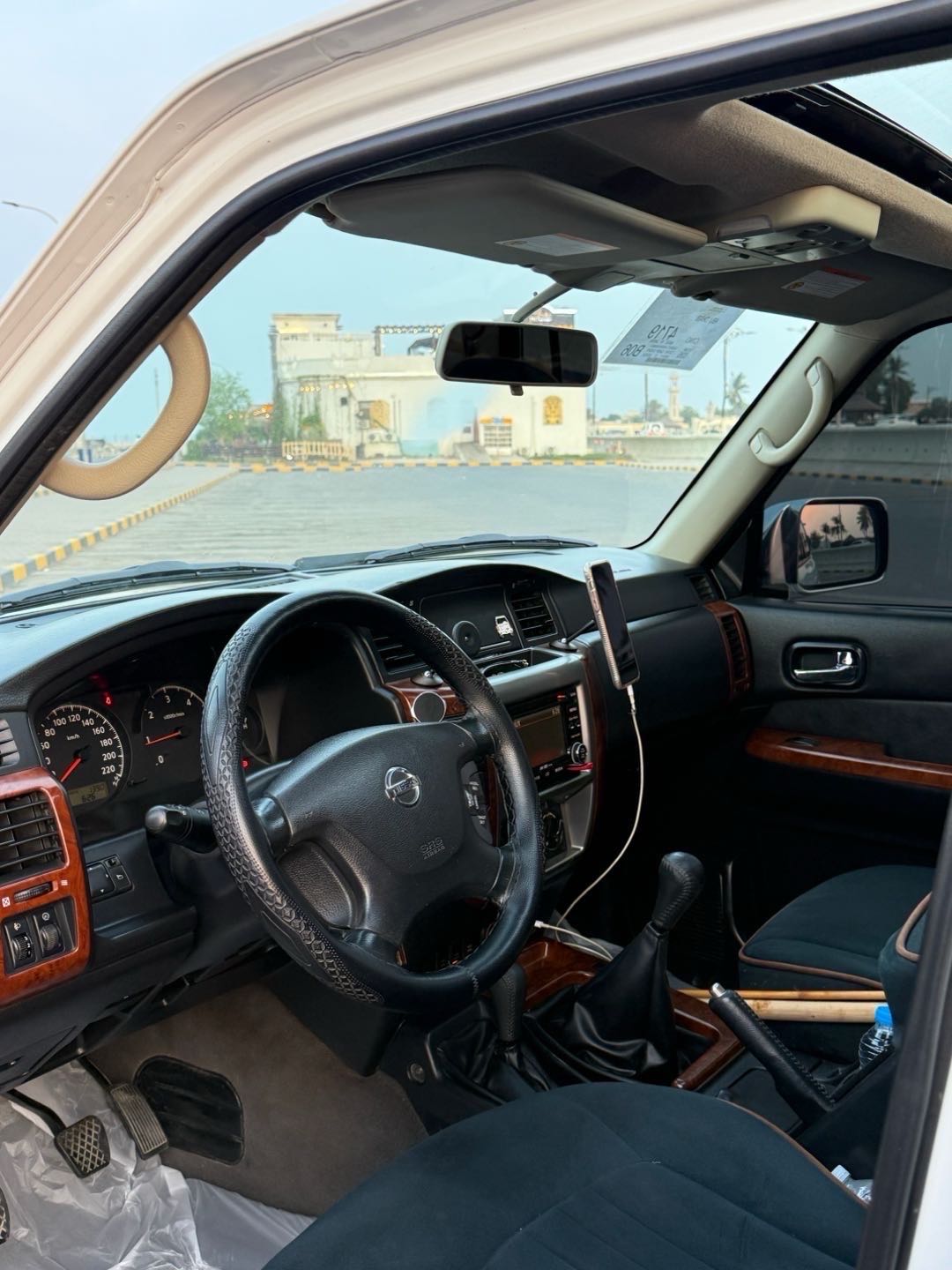 Car Image 2016 NISSAN SAFARI 