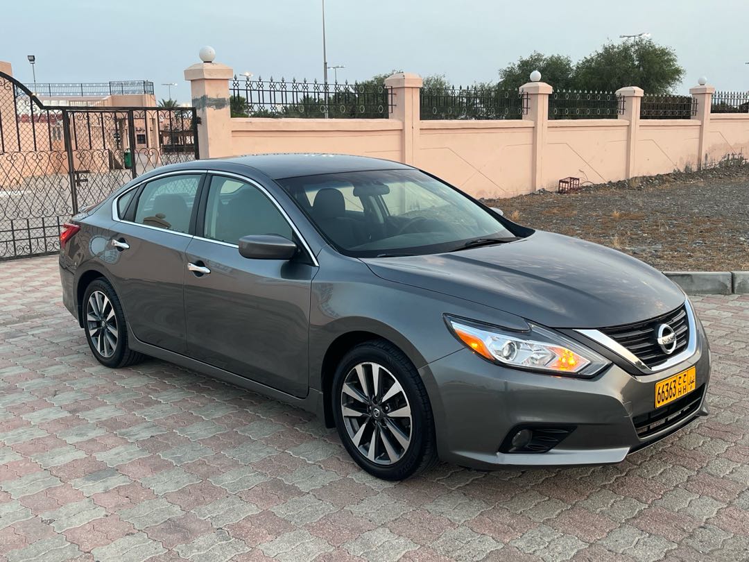 Car Image 2017 NISSAN ALTIMA SV