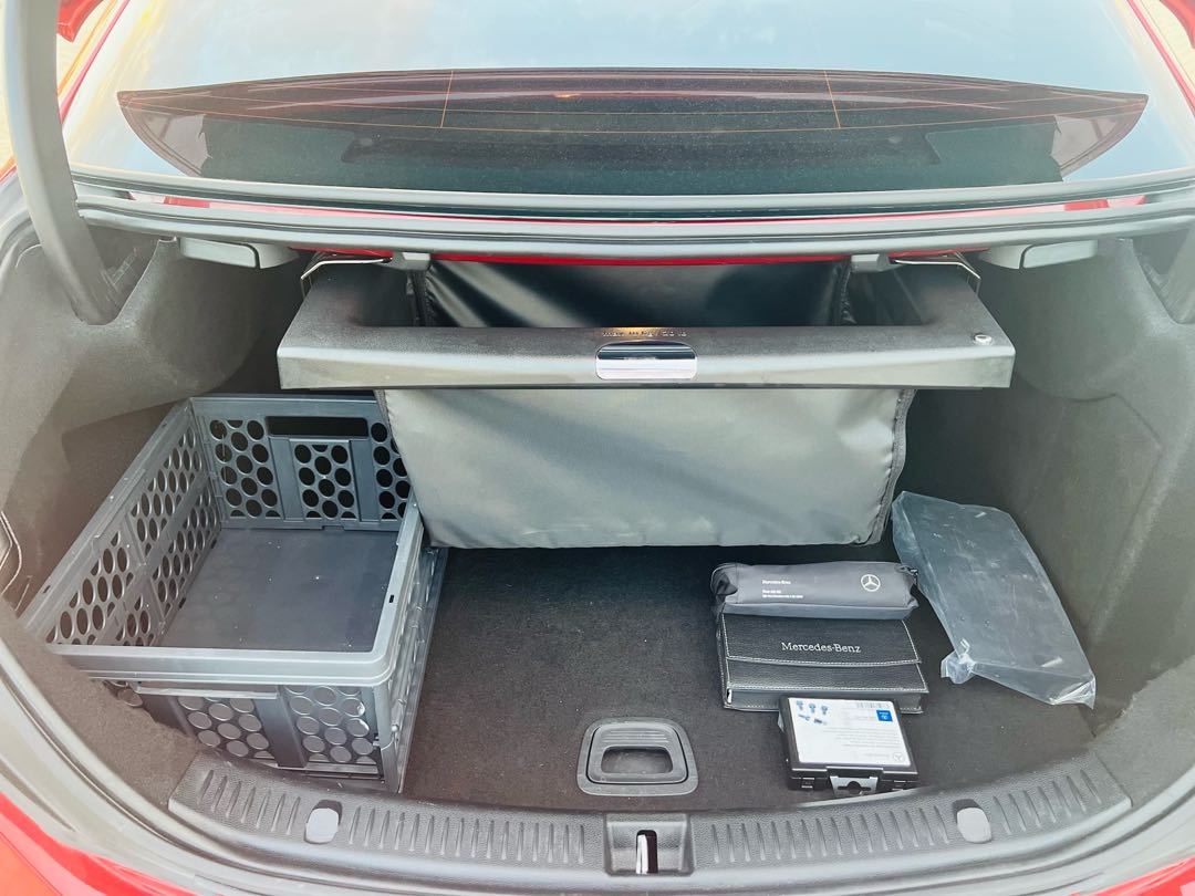 Car Image 2019 MERCEDES E Class 300