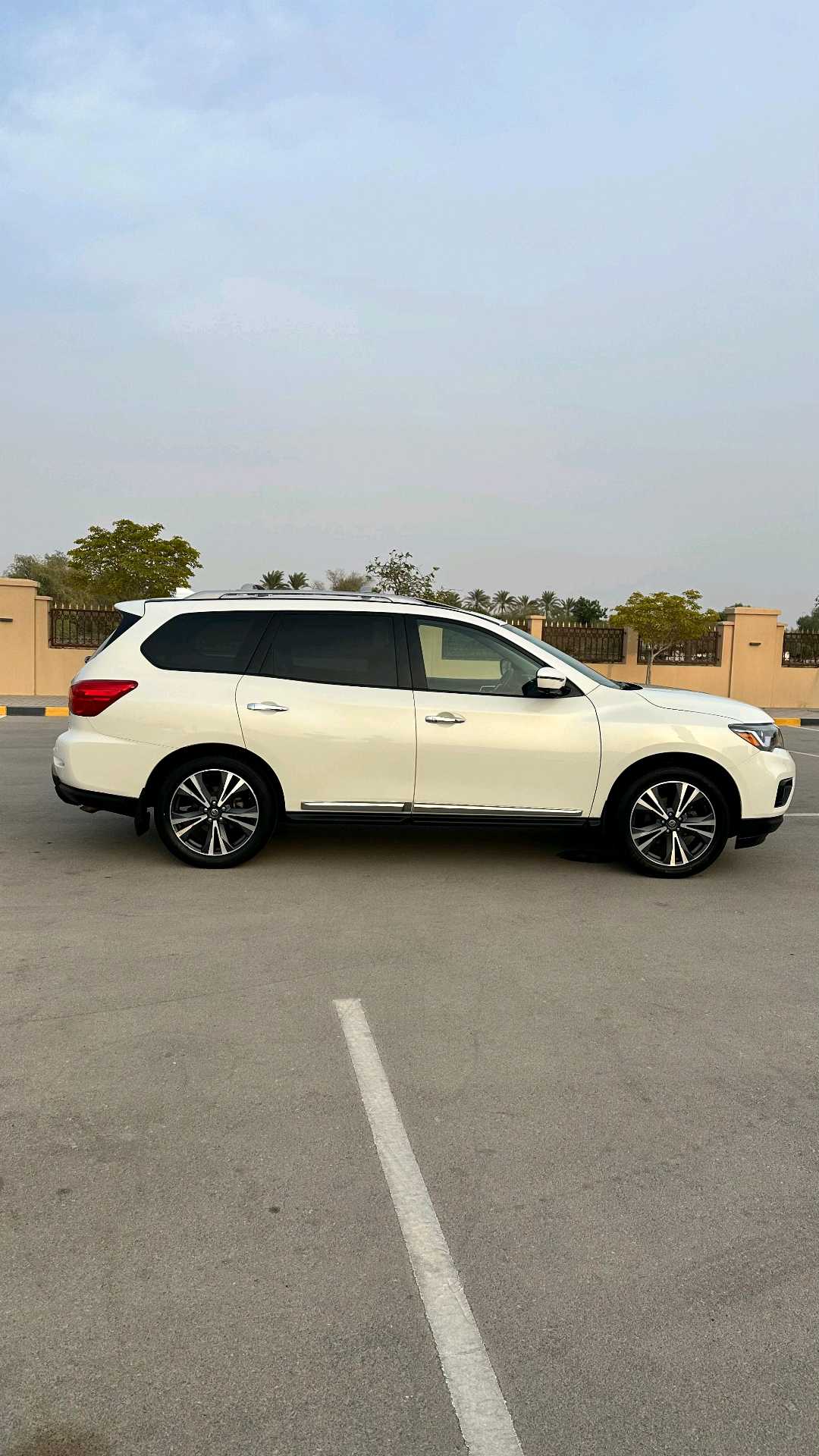 Car Image 2020 NISSAN PATHFINDER PLATINUM