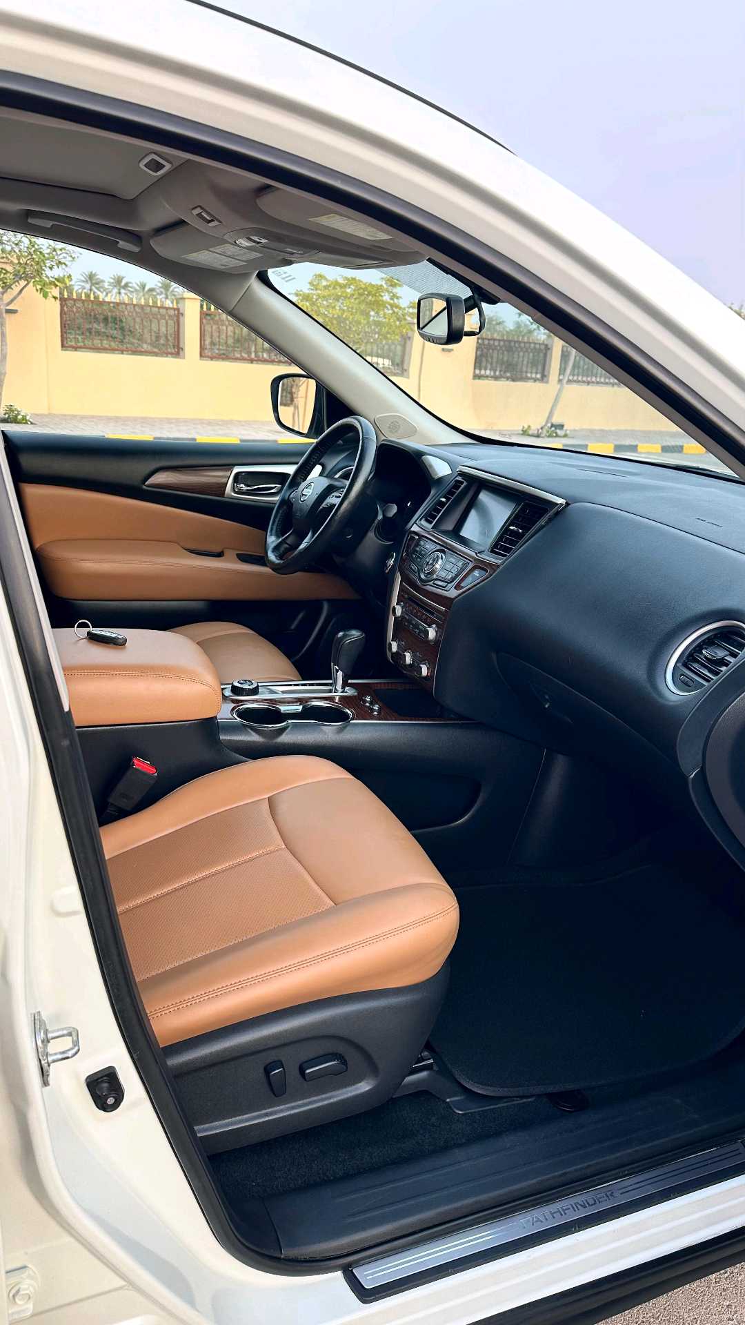 Car Image 2020 NISSAN PATHFINDER PLATINUM