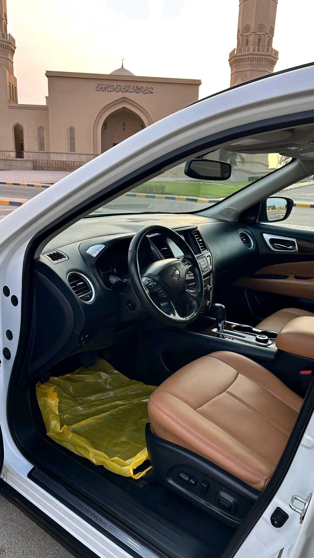 Car Image 2020 NISSAN PATHFINDER PLATINUM