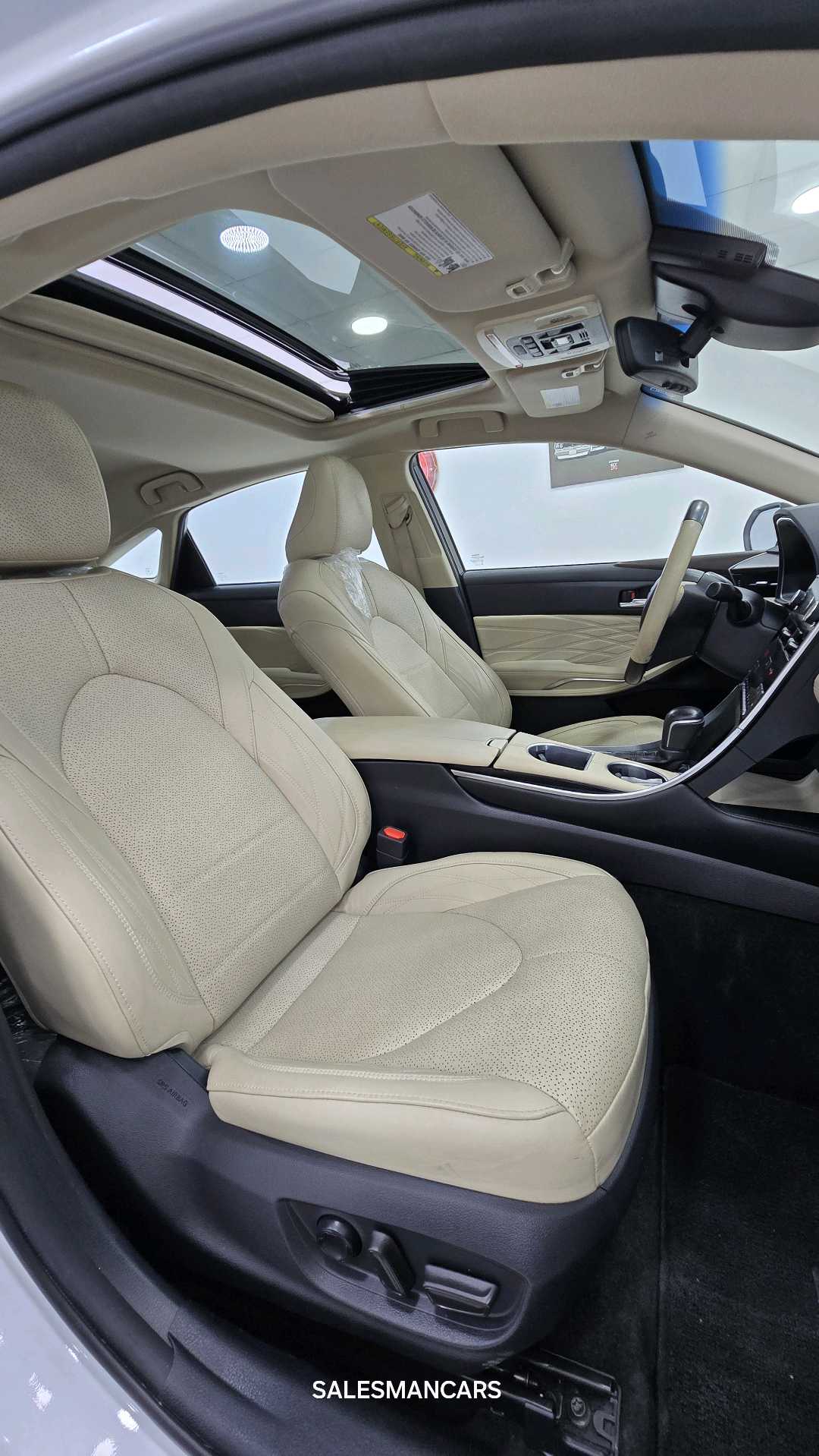 Car Image 2019 TOYOTA AVALON LIMITED