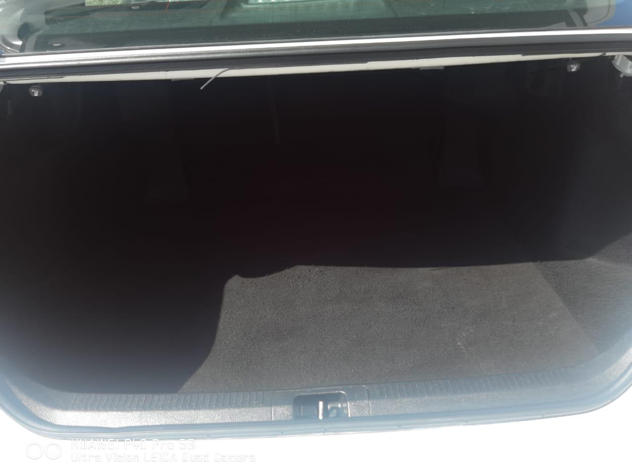 Car Image 2018 TOYOTA CAMRY LE