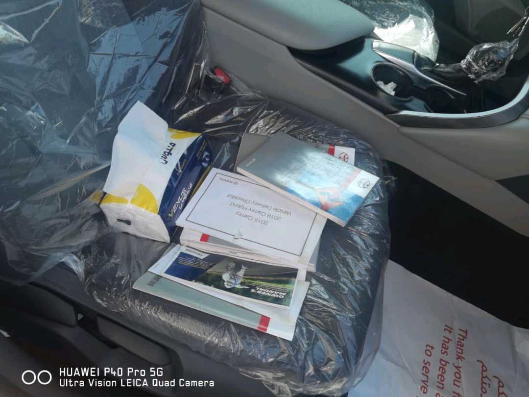 Car Image 2018 TOYOTA CAMRY LE