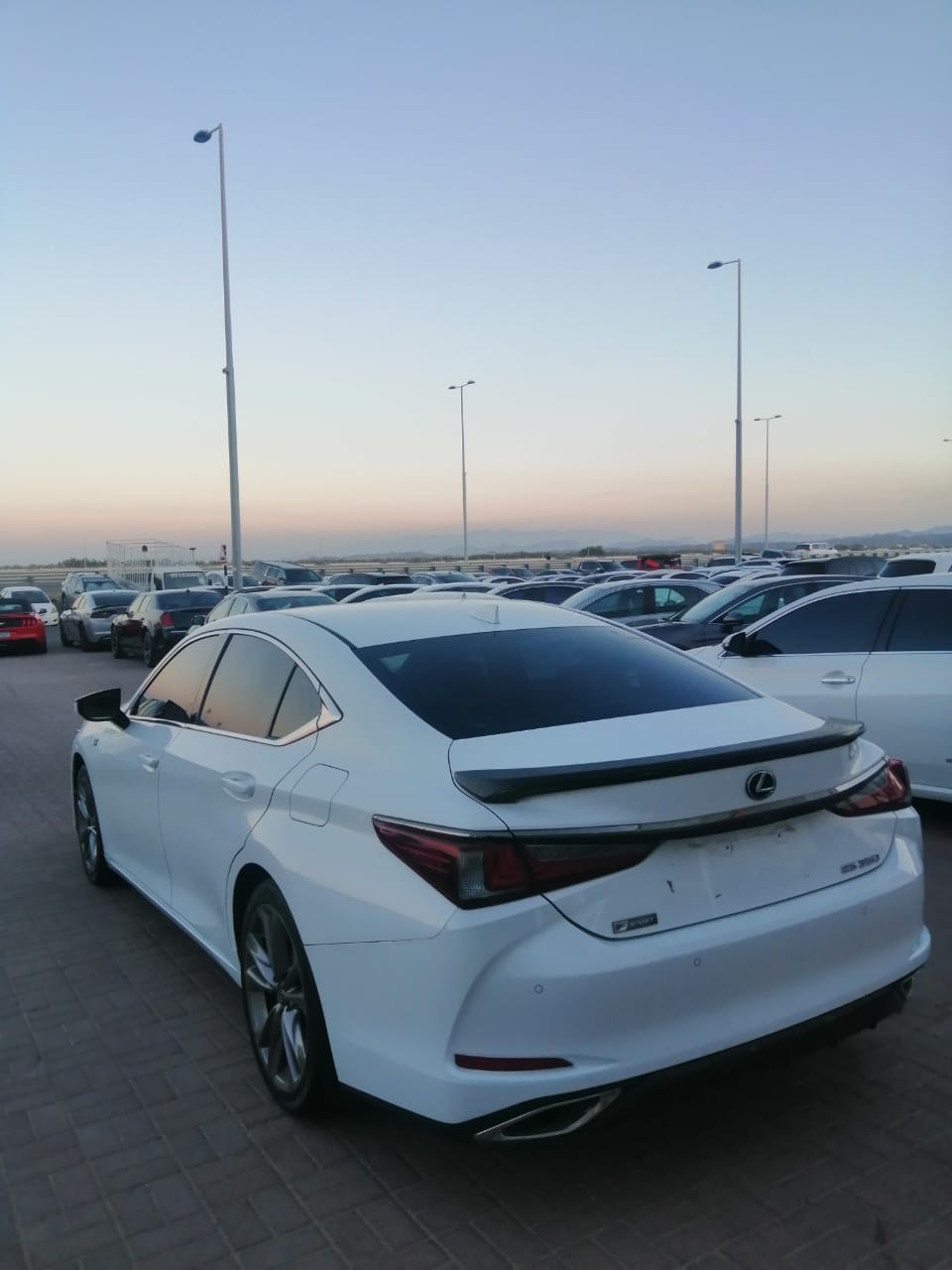 Car Image 2019 LEXUS ES F350
