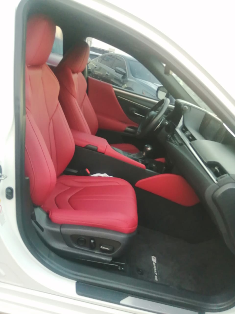 Car Image 2019 LEXUS ES F350