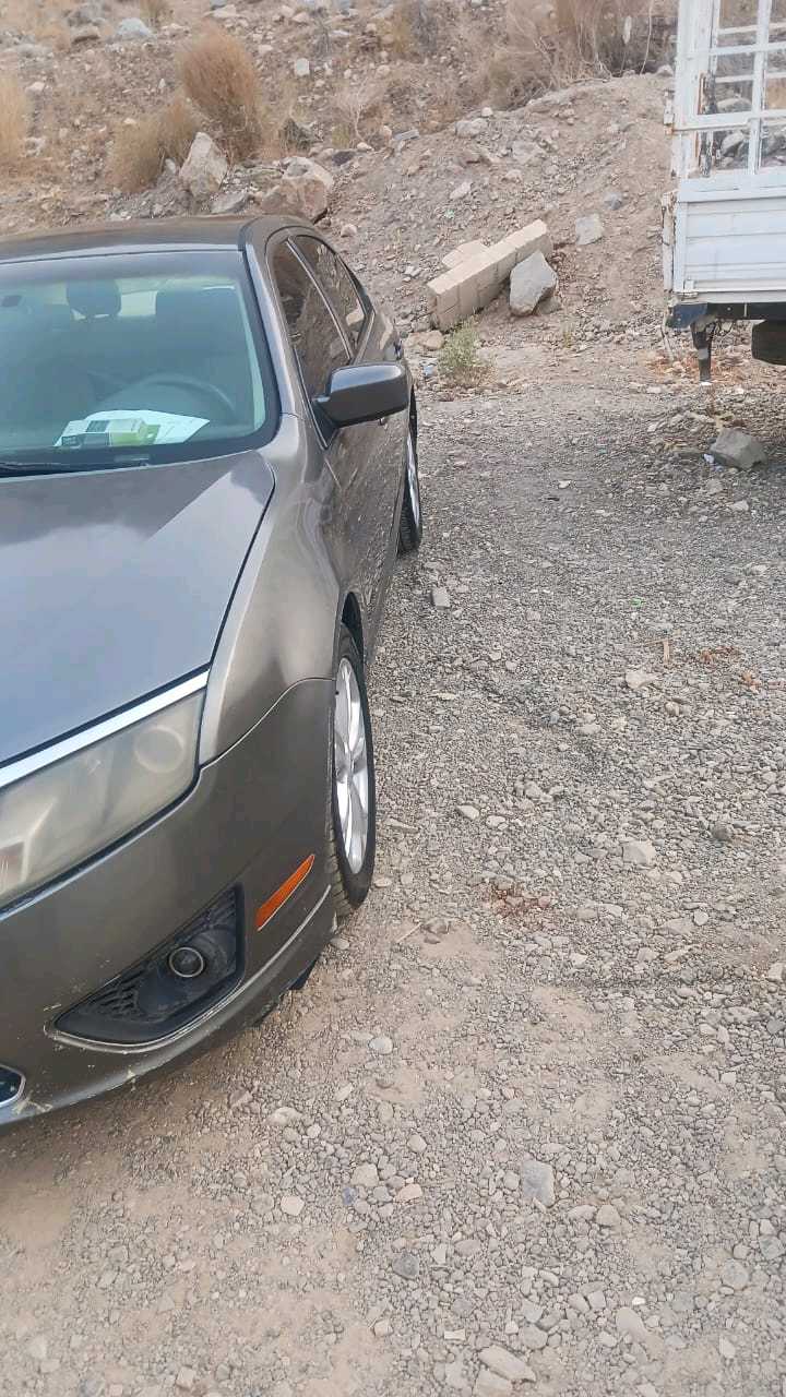 Car Image 2011 FORD FUSION 