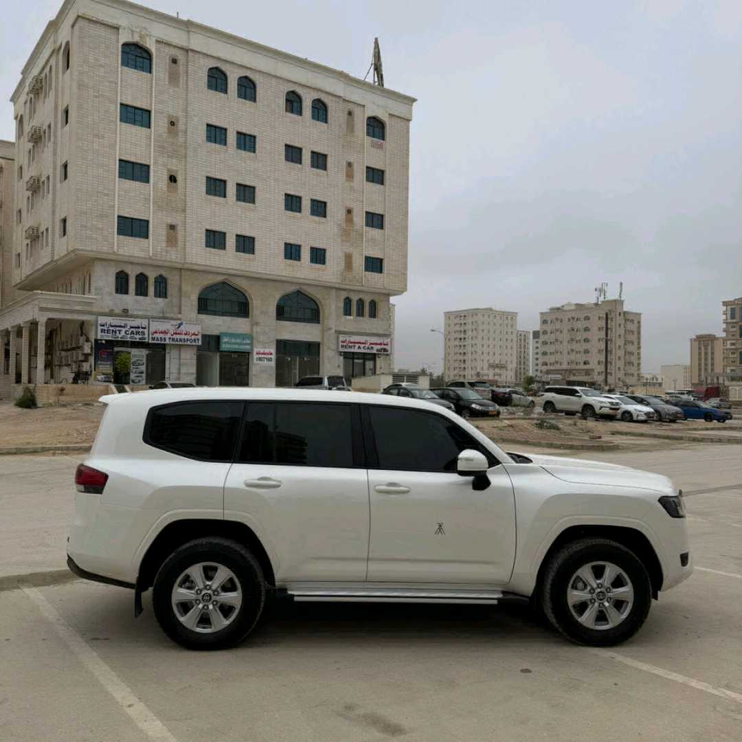 تويوتا لاند كروزر 2024