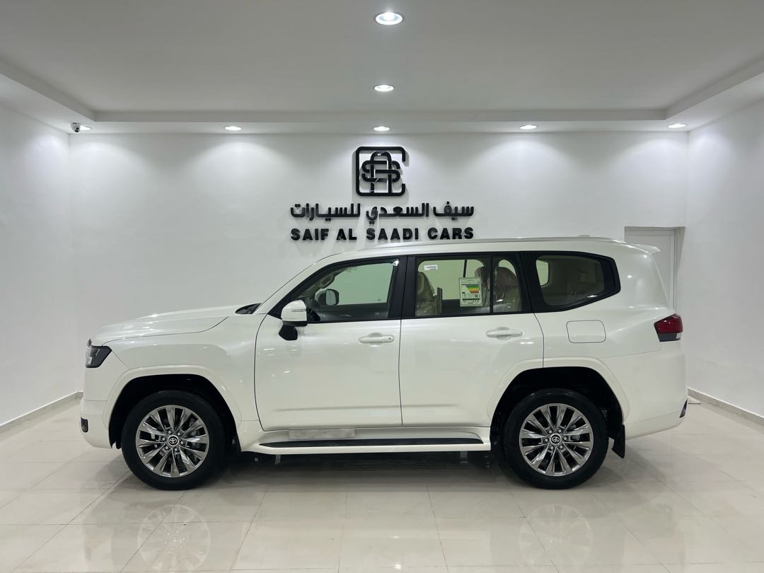Car Image 2025 TOYOTA LAND CRUISER GX