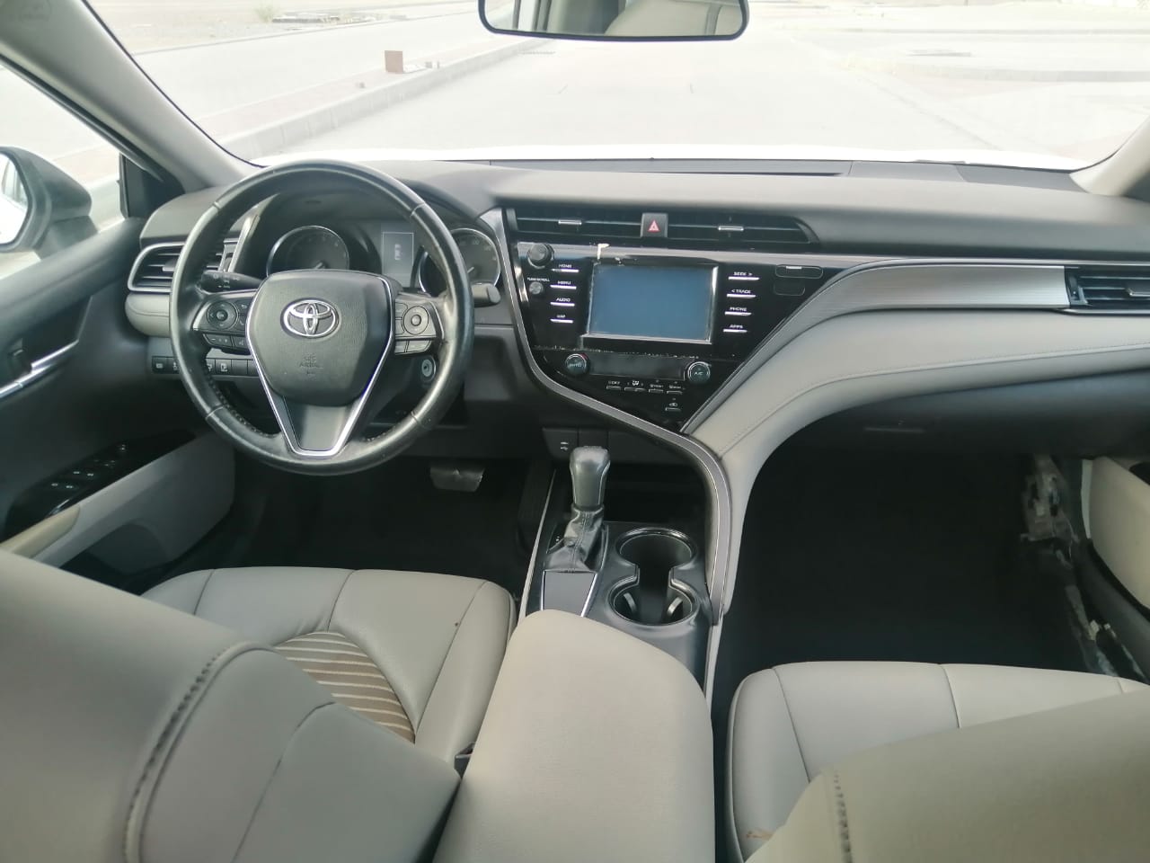 Car Image 2019 TOYOTA CAMRY SE