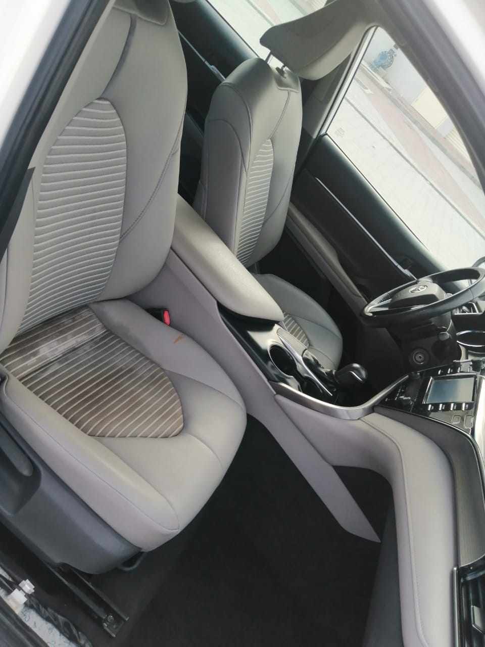 Car Image 2019 TOYOTA CAMRY SE