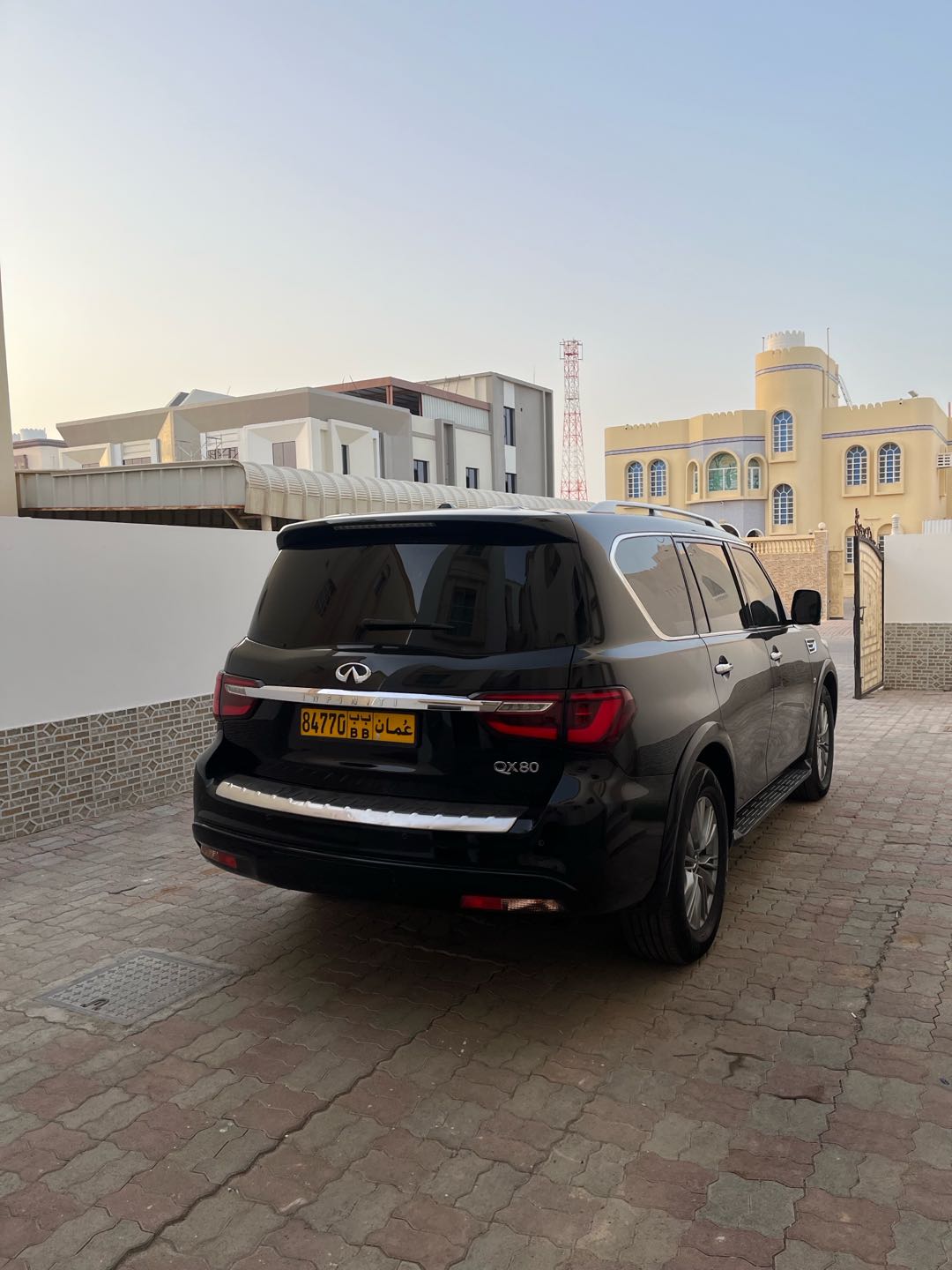 Car Image 2019 INFINITI QX80 